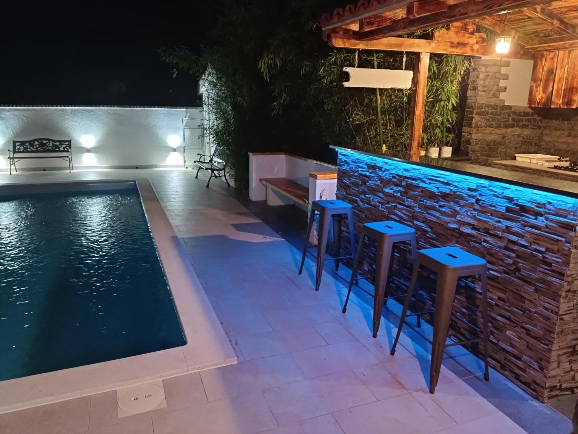 Holiday Home Carla And Dajana Veliki Vareski Exterior photo