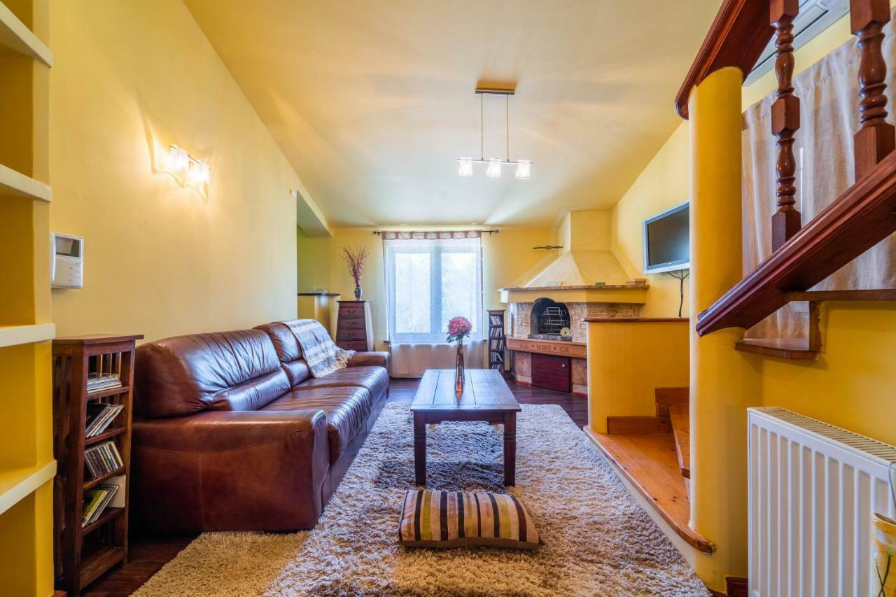 Holiday Home Carla And Dajana Veliki Vareski Exterior photo